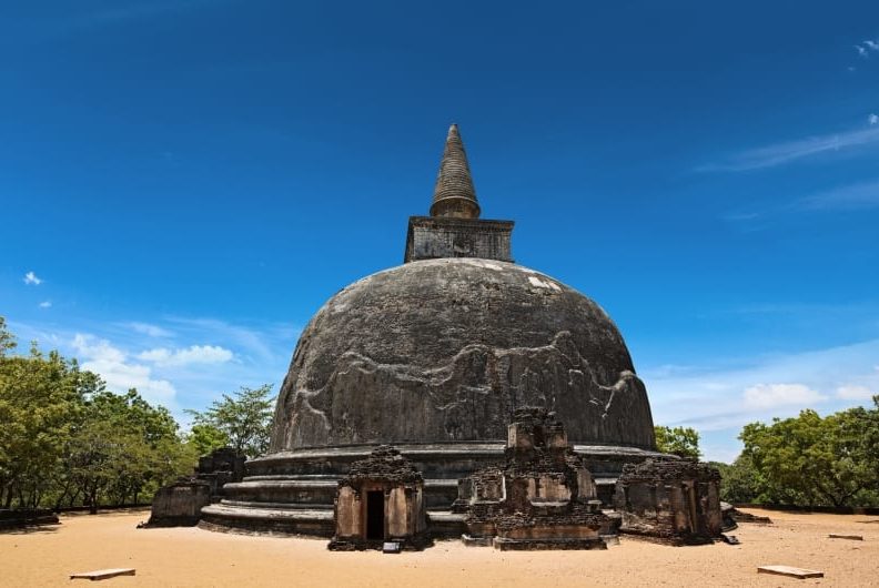 alter tempel in polonnaruwa sri lanka