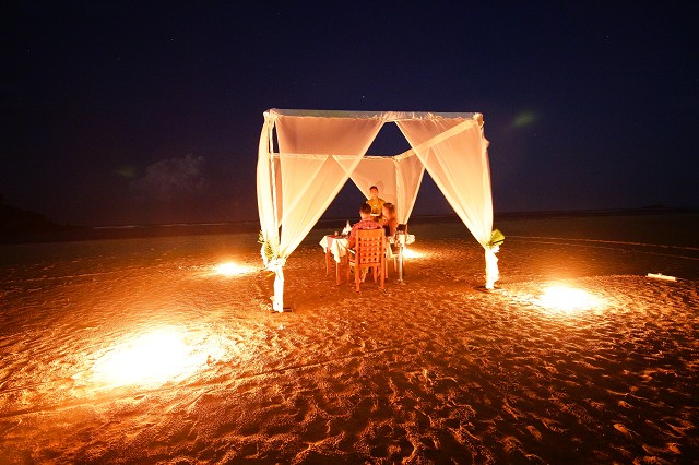 11Eden Resort Beruwala Sri Lanka Dinner am Strand