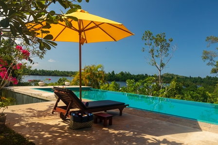 Pool im Pure Nature Ayurveda House in Sri Lanka
