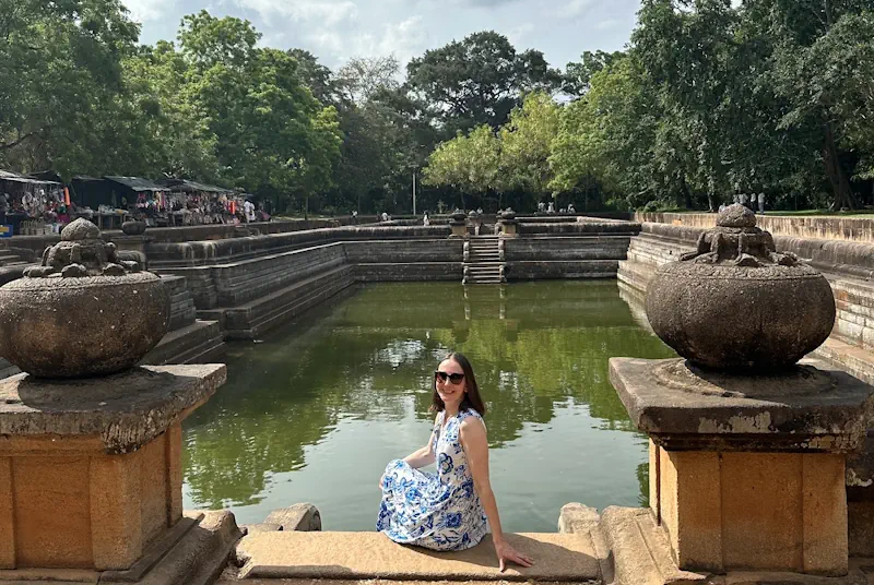 alleinreisende Frau in Sri Lanka